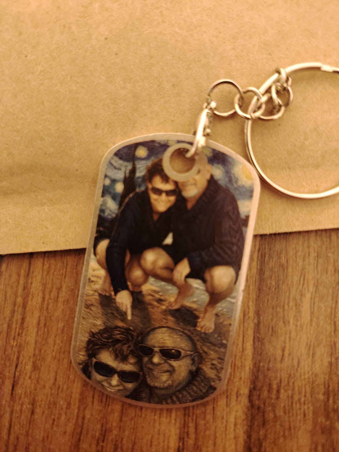 Customer photo review of Unser Tag (Van Gogh-Stil) - Personalisierter Metall-Schlüsselanhänger