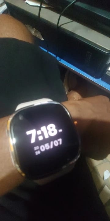 Customer photo review of Smartwatch 5G AMOLED 2,4" con fotocamera rotante
