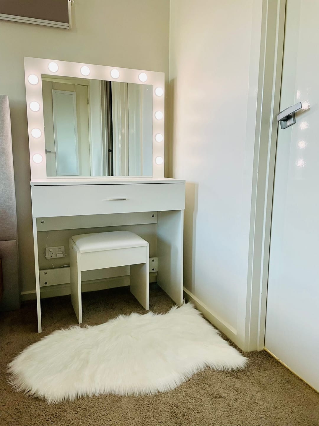 Customer photo review of Dressing Table Set Makeup Mirror