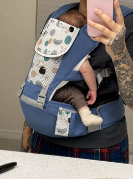 Customer photo review of 2-In-1 Hip Seat Carrier