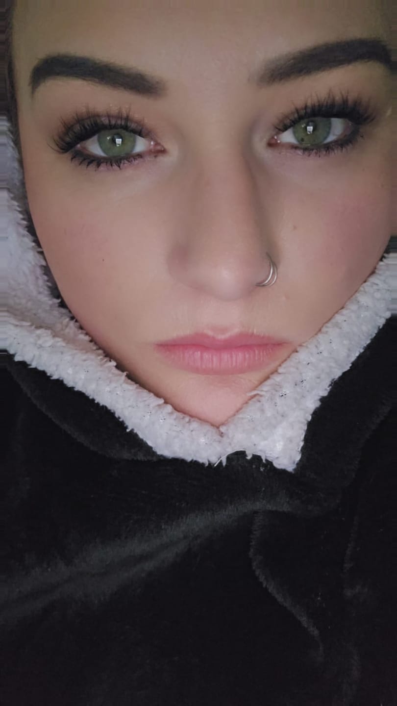 Customer photo review of Flora Lash Kit