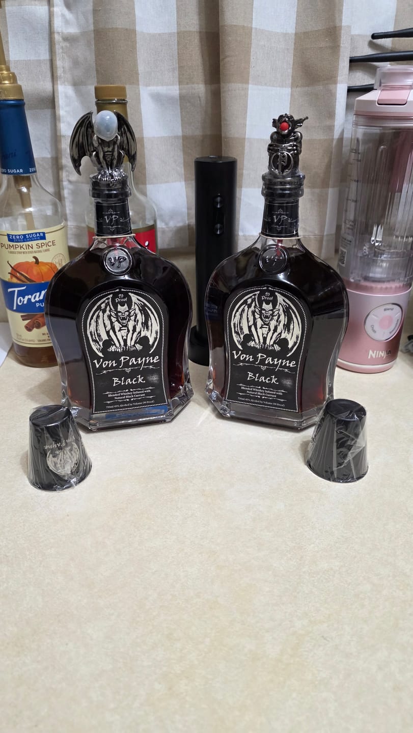 Customer photo review of Von Payne Black