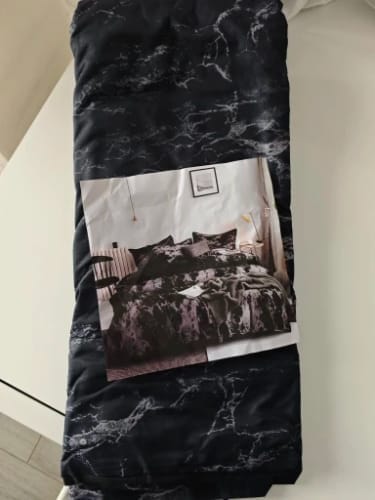 Customer photo review of Comforter Bedding Set – 3pcs Duvet Cover with Pillowcases