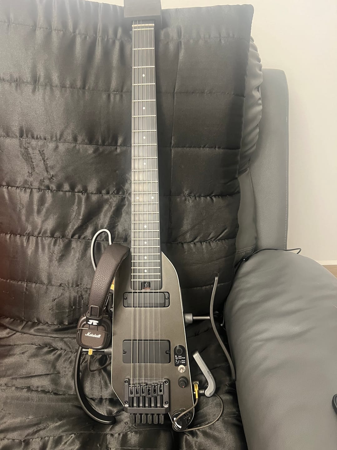 Customer photo review of Donner HUSH X PRO Guitarra Eléctrica