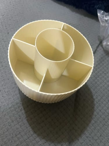 Customer photo review of Rotating Makeup Storage – 360° Desktop Cosmetic Organizer
