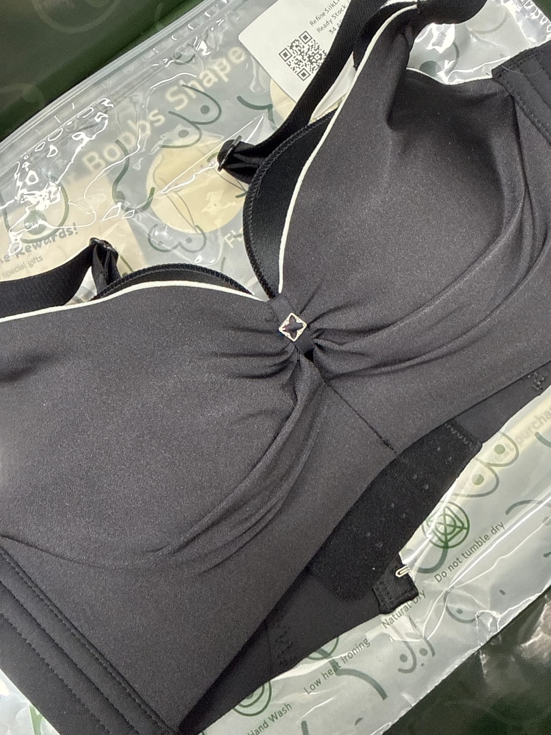 Customer photo review of Refine SilkLite 2.0 Shaping Push Up Bra In Black