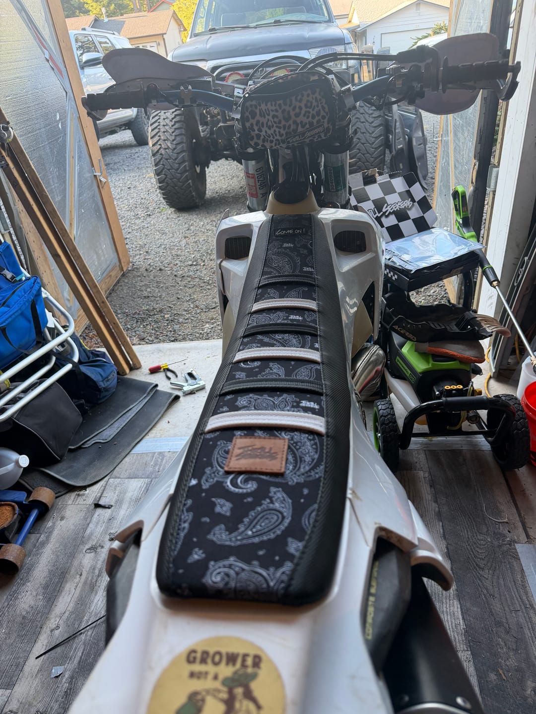 Customer photo review of Custom Seat Cover: 2023 Husqvarna TE300