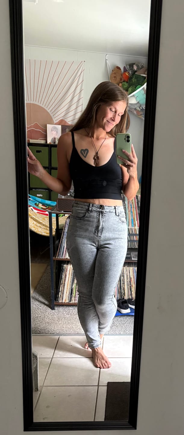 Customer photo review of Hebe Black Backless Crop Tank Top
