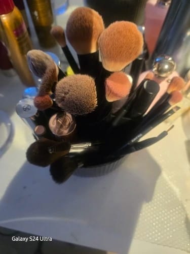 Customer photo review of Rotating Makeup Storage – 360° Desktop Cosmetic Organizer