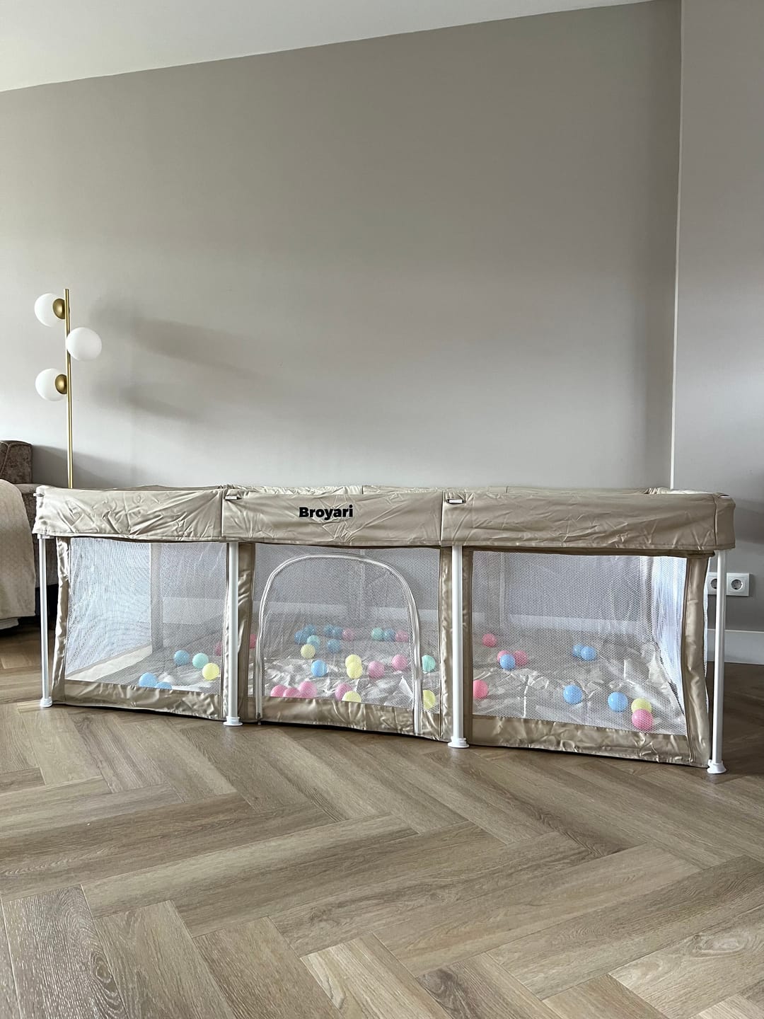 Customer photo review of Grondbox Baby Beige – Inklapbaar – Inclusief mat & Speelballen | Broyari