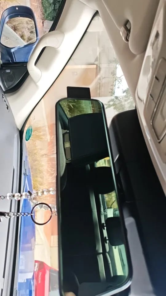Customer photo review of Dashcam Retrovisor 1080P con Cámara Trasera
