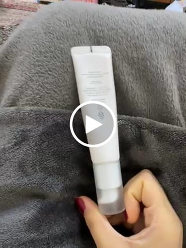 Customer video review of سيرم العين المجدد بالجينسنغ والريتينال من بيوتي اوف جوسون - 30مل