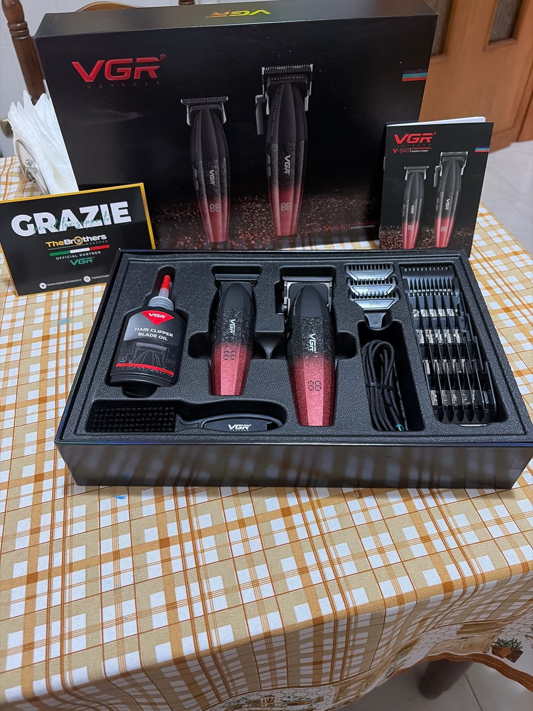 Customer photo review of COMBO: Clipper + Trimmer VGR V - 640