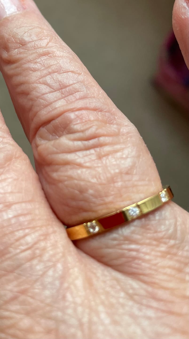 Customer photo review of Lola Ring | 18K vergoldet