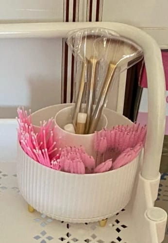 Customer photo review of Rotating Makeup Storage – 360° Desktop Cosmetic Organizer