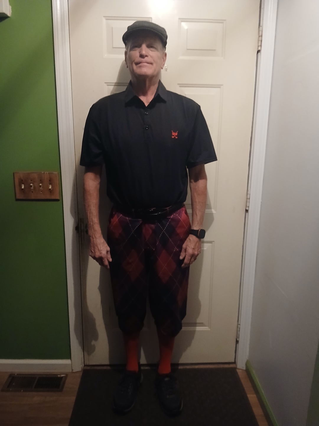 red Argyle-Men's Golf Knickers Pants golf outfit inspiration from Golf Gentry