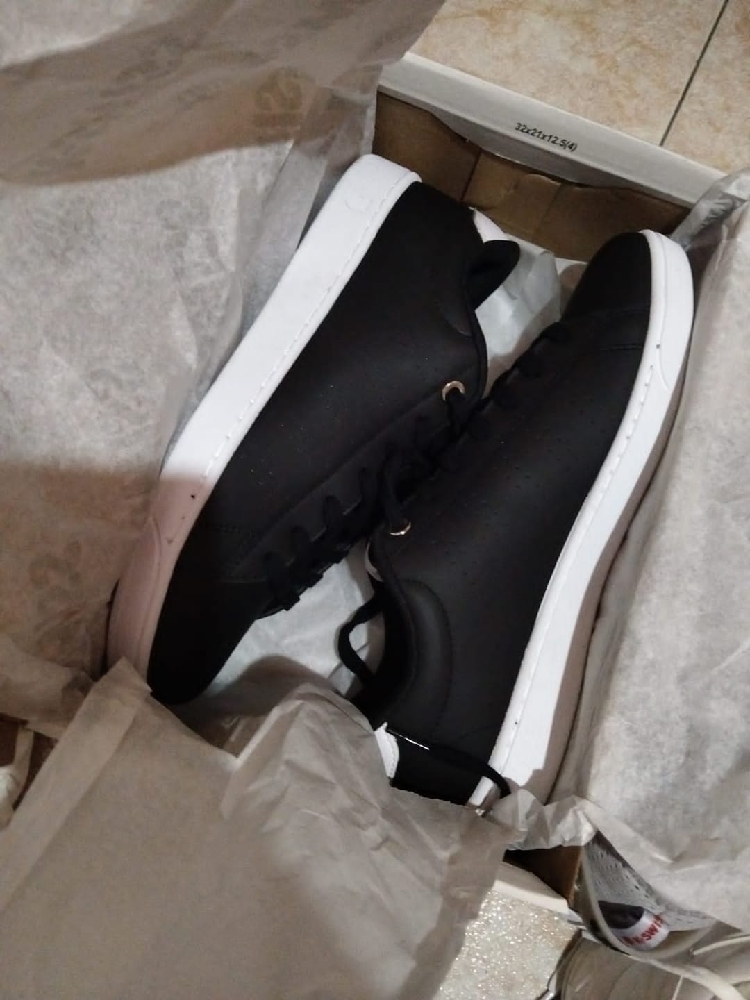 Customer photo review of Tenis Base Court Men