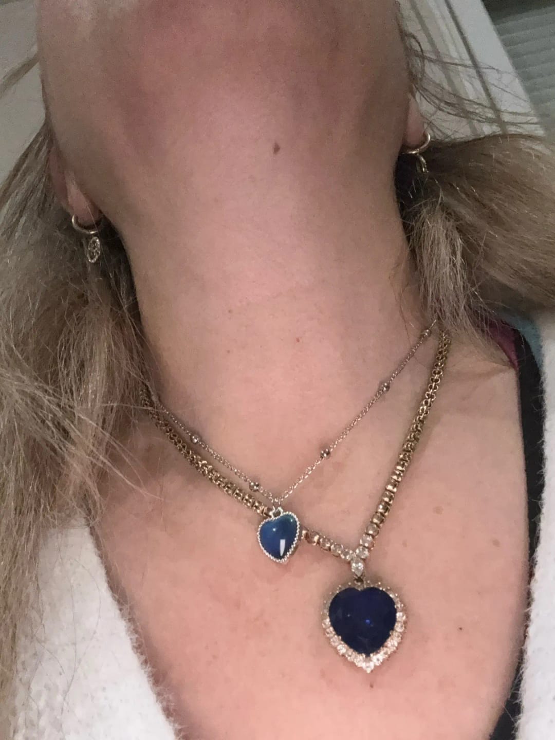 Customer photo review of Collar Corazón Cambia Color
