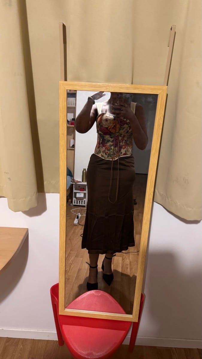 Customer photo review of Jupe longue satinée à fente