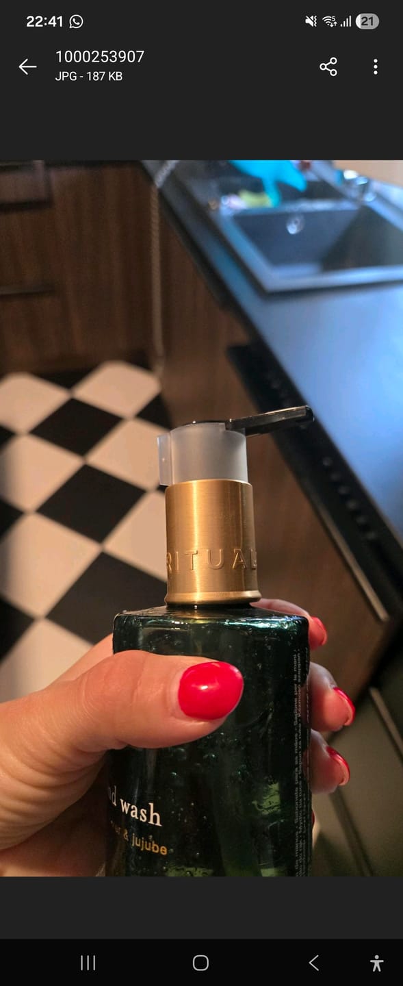 Customer photo review of The Rituals Jing Hand Wash