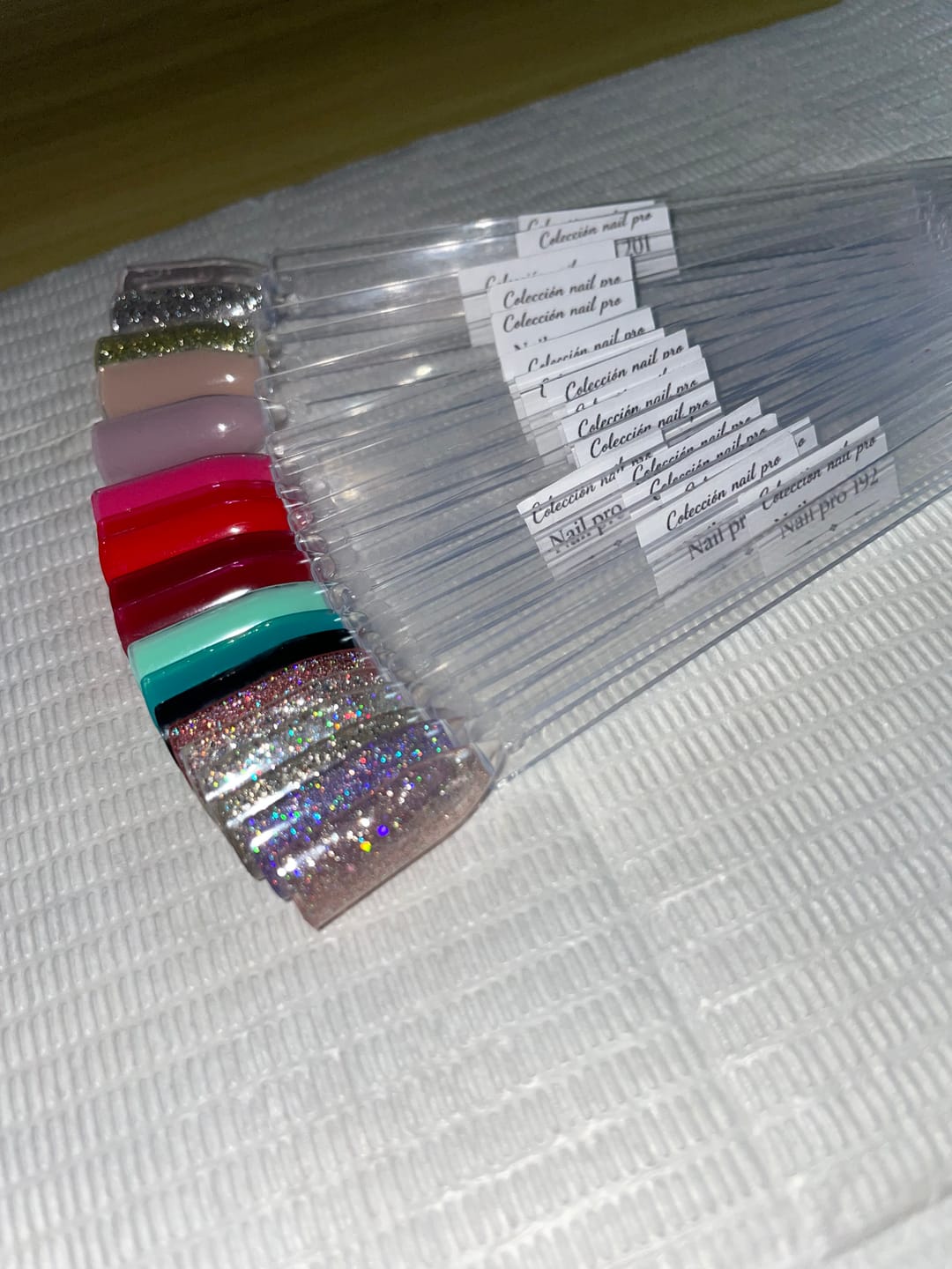 Customer photo review of NAIL PRO Esmalte Permanente 8 ml X157 Morado pastel con micro glitter