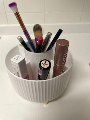 Customer photo review of Rotating Makeup Storage – 360° Desktop Cosmetic Organizer