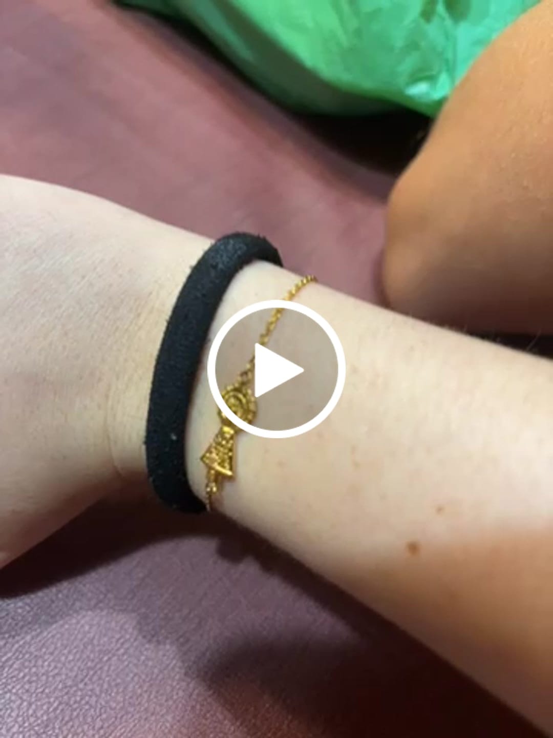 Customer video review of Pulsera Virgen del Pilar