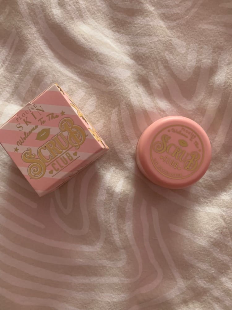 Customer photo review of Exfoliating Lip Scrub