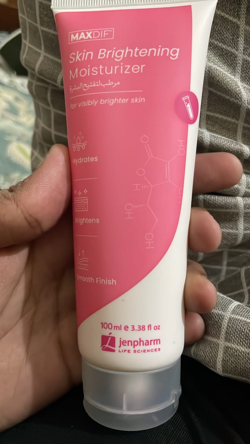 Customer photo review of Maxdif Brightening Moisturizer