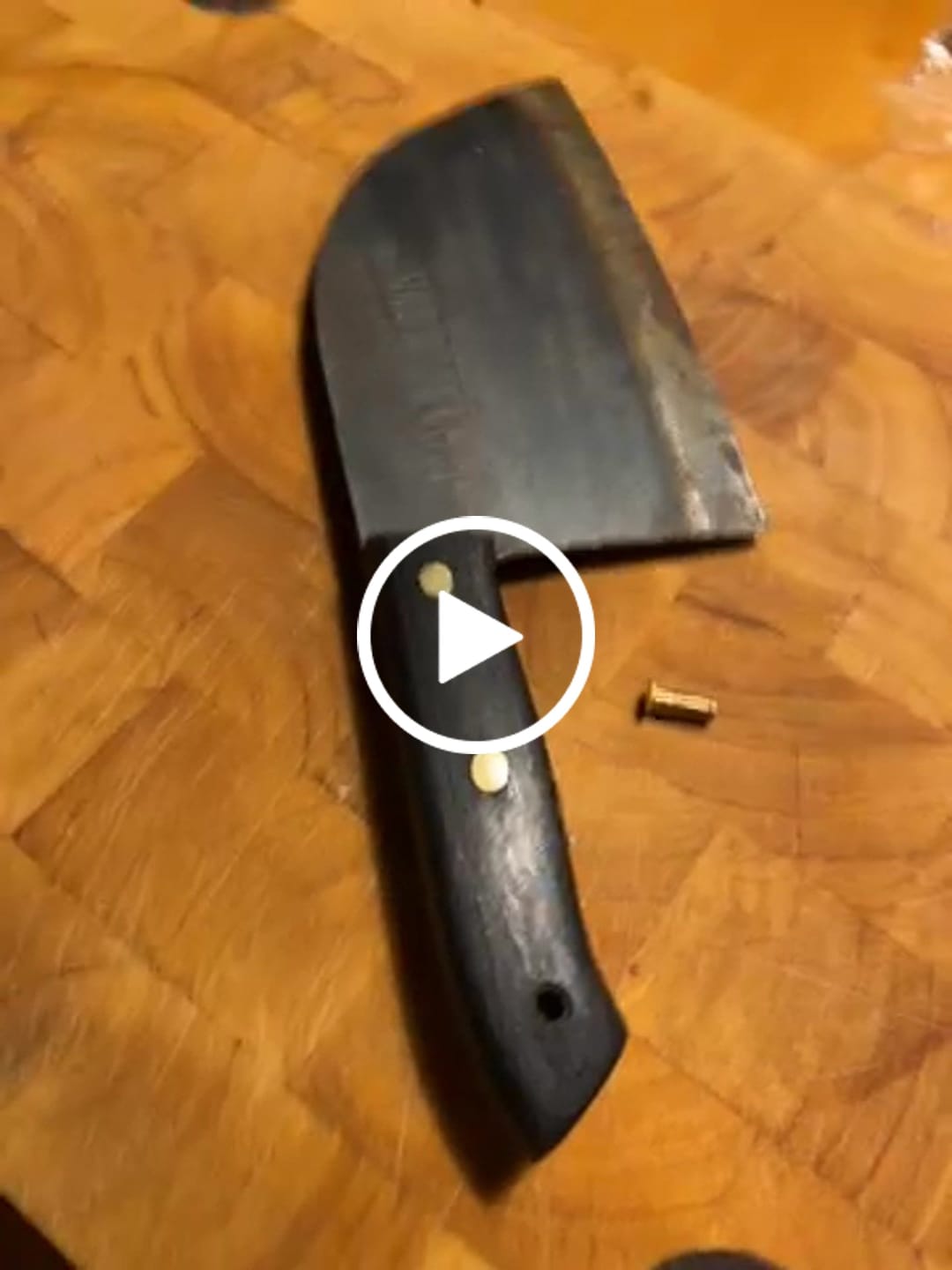 Customer video review of BRAAIPLANK™ HAMMER FORGED BUTCHER KNIFE
