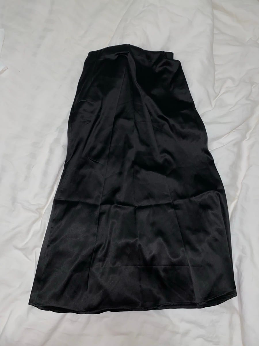 Customer photo review of Jupe longue satinée à fente