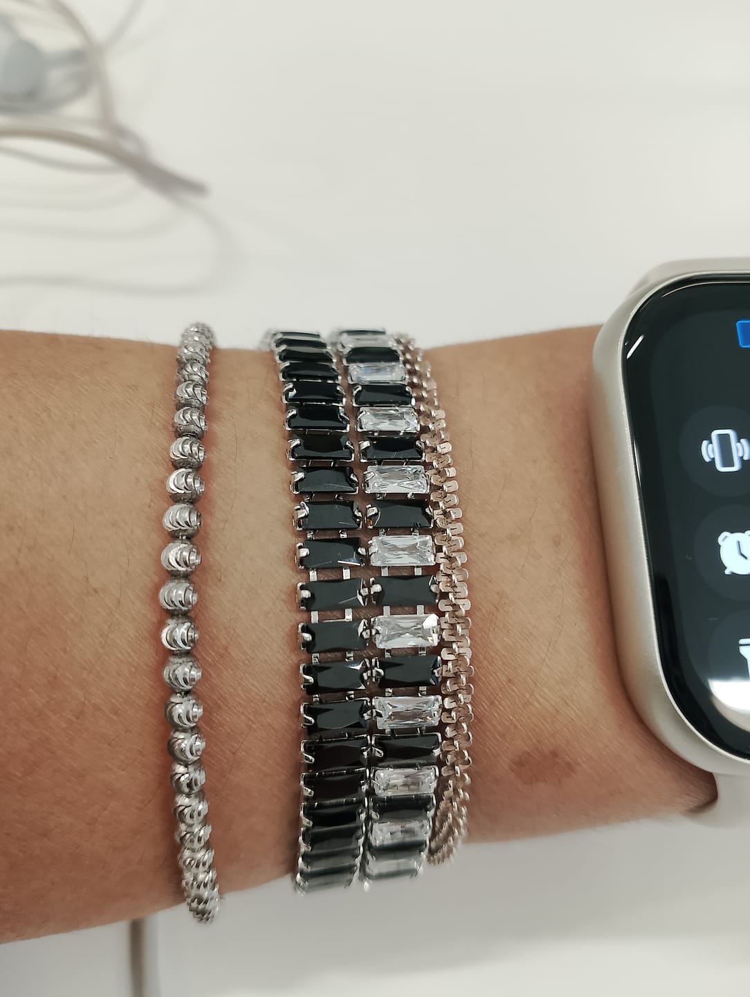 Customer photo review of Noir Baguette Bracelet
