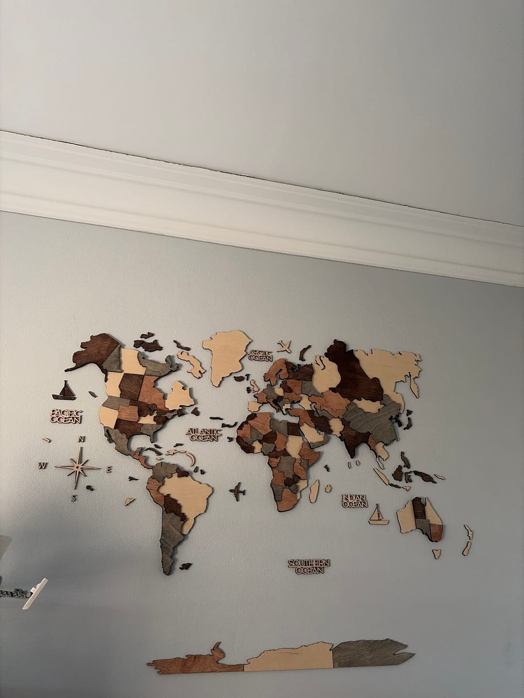 Customer photo review of 3D Wooden World Map Smokey
