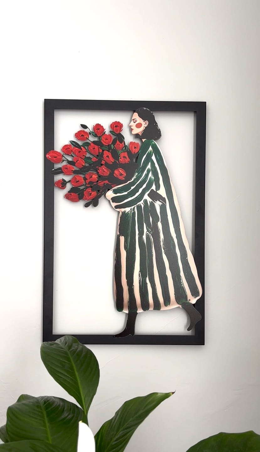 Customer photo review of Rose Lady Metal Tablo