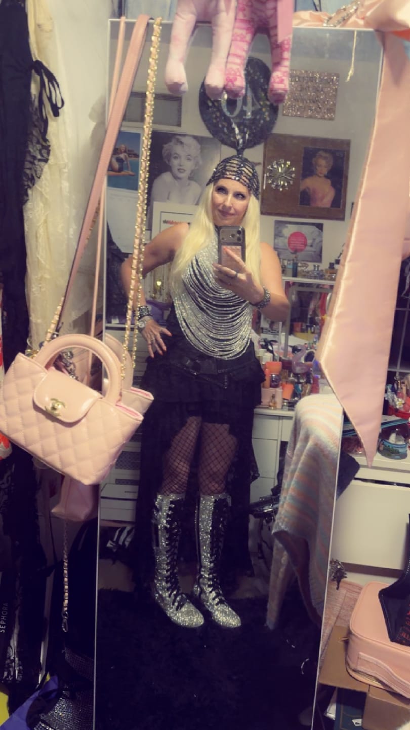 Customer photo review of Gali Chain Top - Crystal / Black