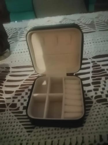 Customer photo review of Small Jewelry Box – Macaroon Style Travel Case for Studs & Rings