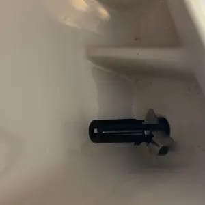 Customer photo review of Installazione Facile Kit Bulloni Universali per Sedile WC