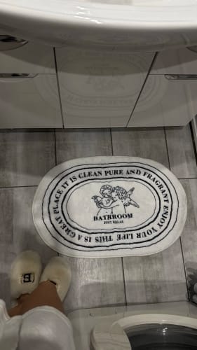 Customer photo review of Non-Slip Bath Mat - Floral Plush Absorbent Rug