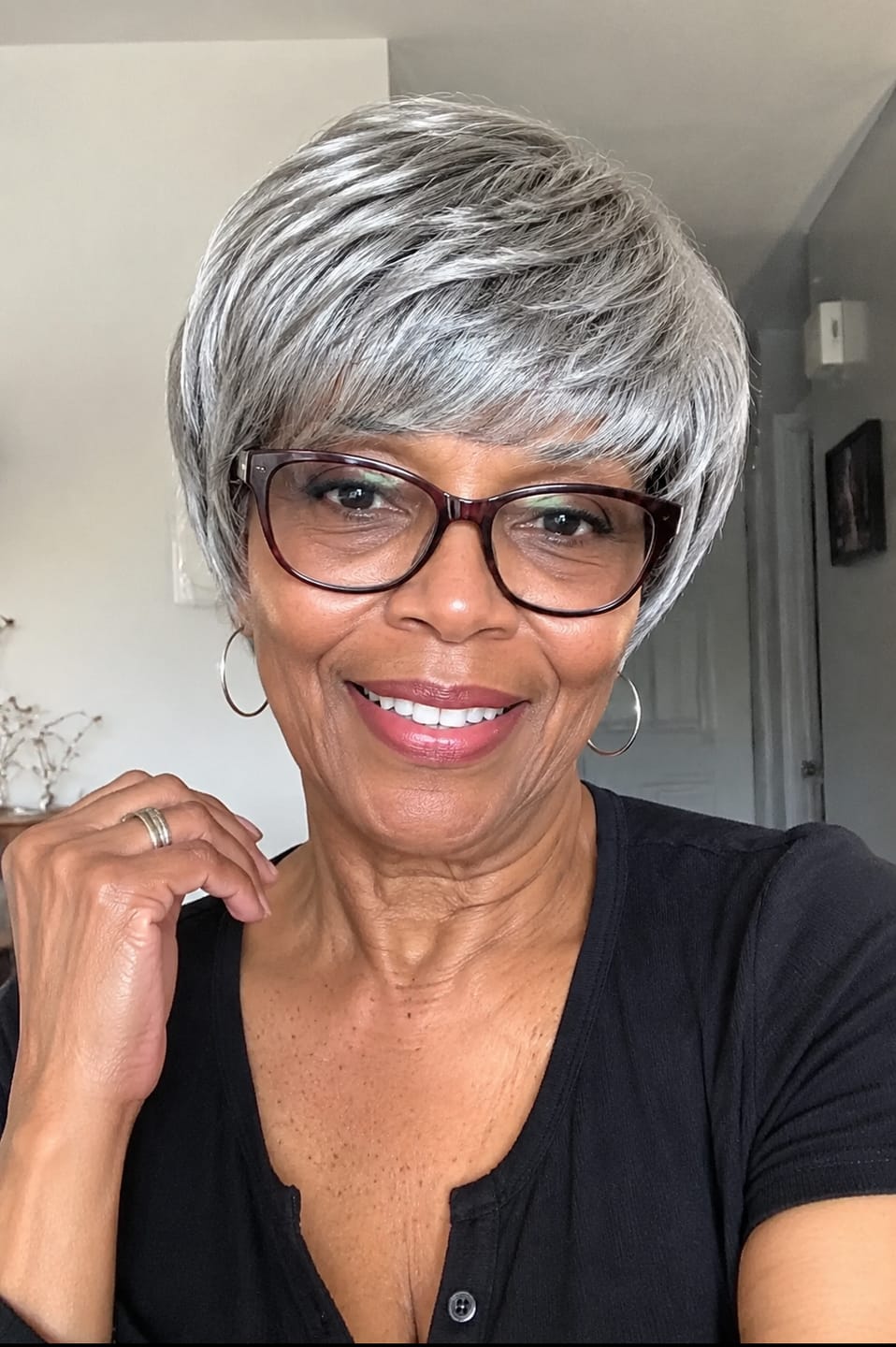 Customer photo review of Luvwin Salt & Pepper Pixie Cut Style Full Machine With Bangs Human Hair