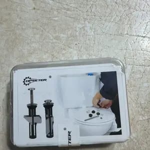 Customer photo review of Installazione Facile Kit Bulloni Universali per Sedile WC