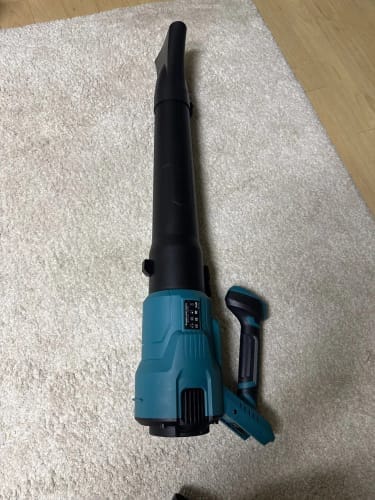 Customer photo review of Makita Leaf Blower - Cordless 3-Speed Cannon Blower