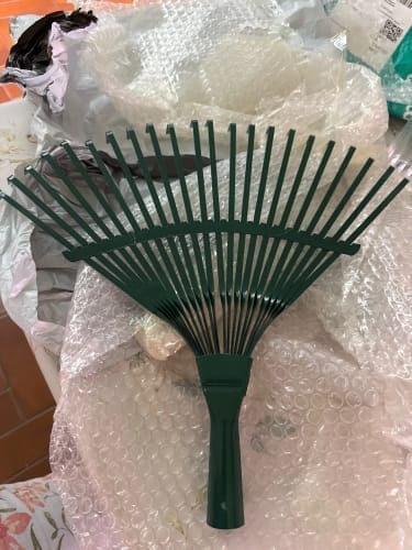 Customer photo review of Garden Leaf Rake Head - 22-Tooth Durable Iron Rake