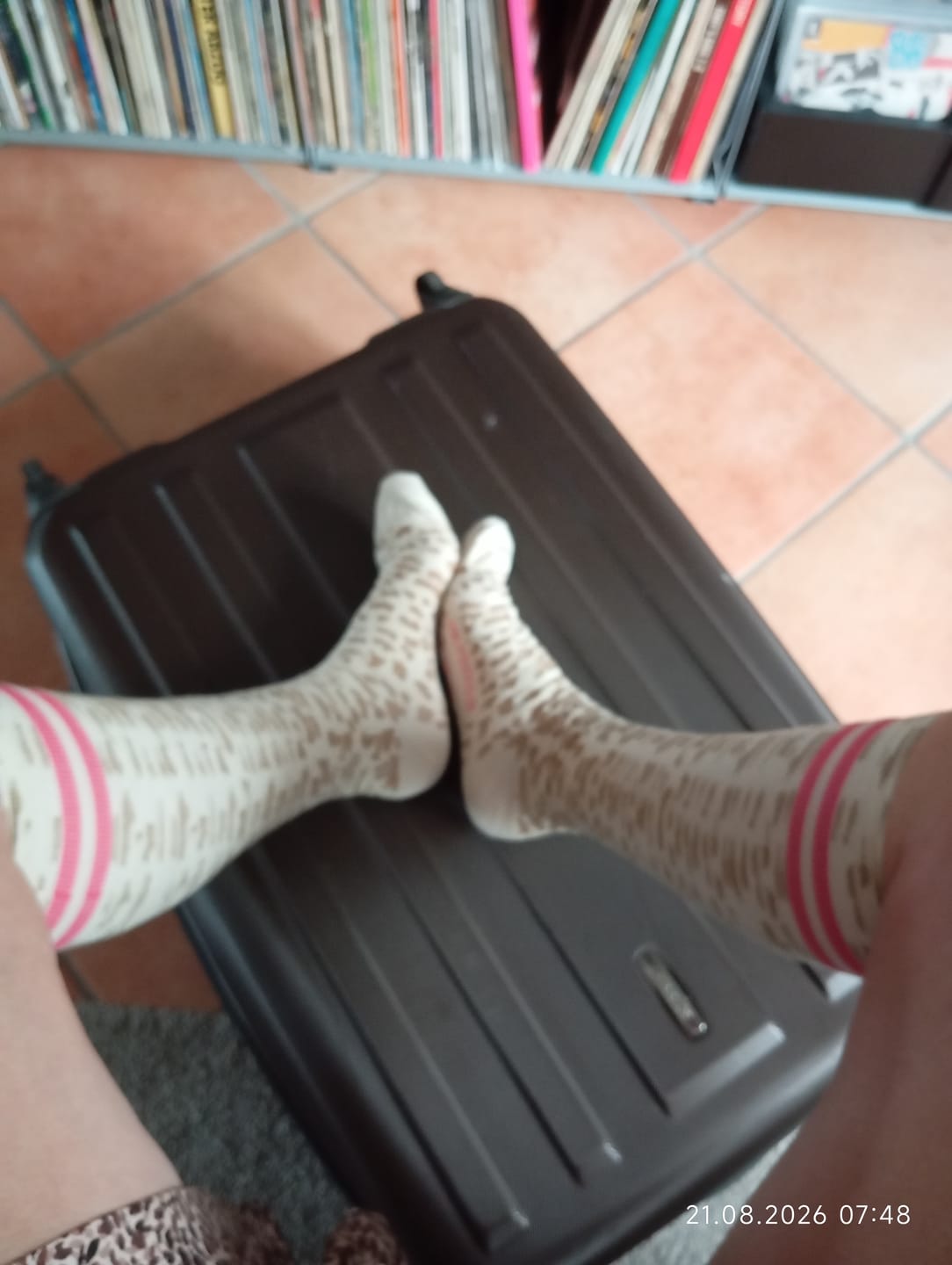 Customer photo review of CONNY 1.0 - latte/pink