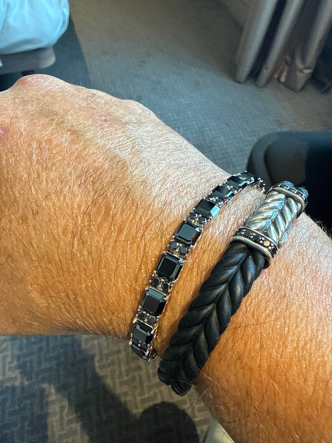 Customer photo review of Océan Noir Bracelet
