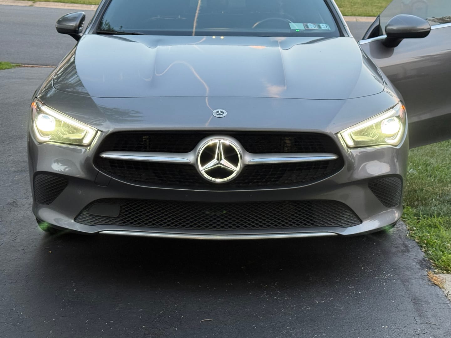 Customer photo review of Mercedes Illuminated LED Grille Star (2019+)