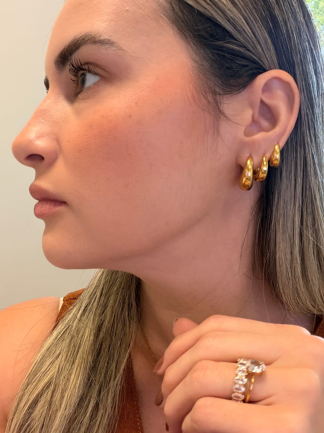 Customer photo review of Brincos Londrinos 12MM Banhados em Ouro 18k