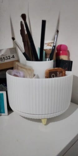 Customer photo review of Rotating Makeup Storage – 360° Desktop Cosmetic Organizer