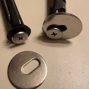 Customer photo review of Installazione Facile Kit Bulloni Universali per Sedile WC