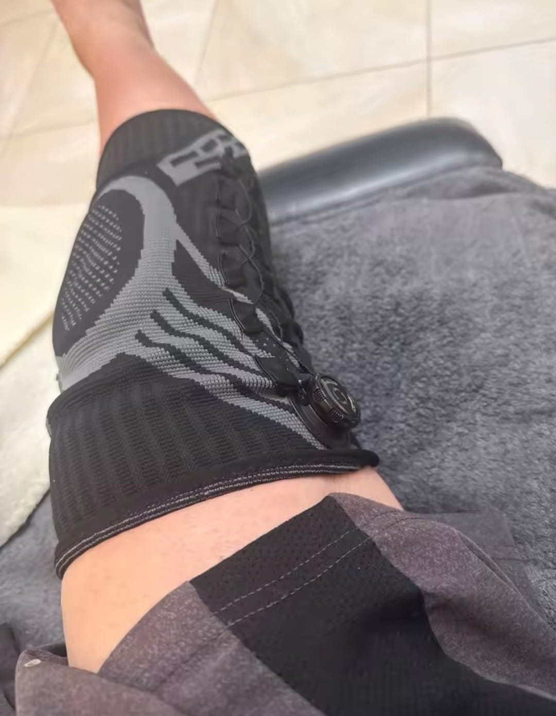 Customer photo review of Genouillère de Maintien Articulée