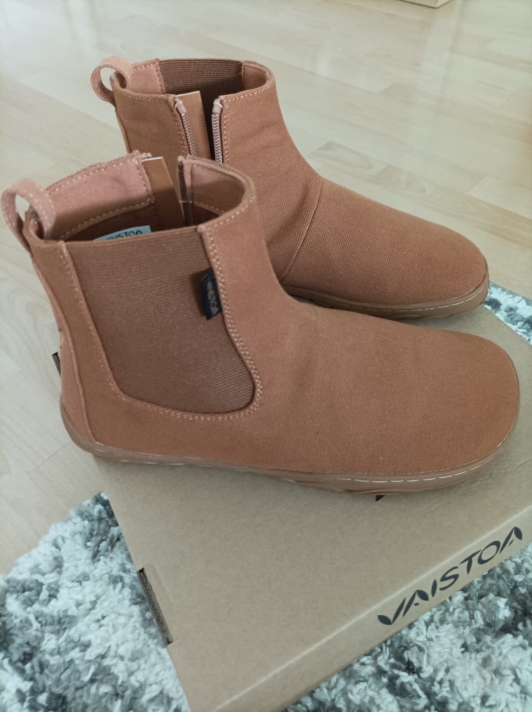 Customer photo review of Vaistoa Kajo 2 -paljasjalkanilkkurit